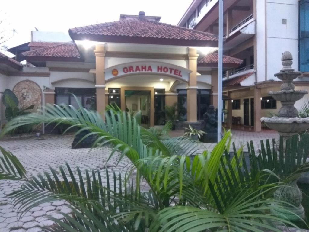 Graha Hotel Sragen Exterior photo