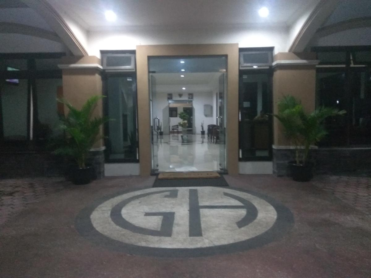Graha Hotel Sragen Exterior photo