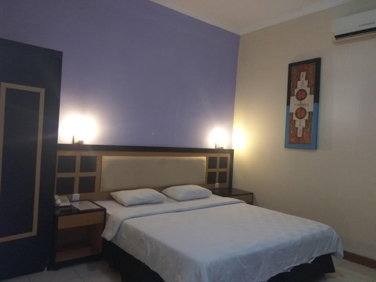 Graha Hotel Sragen Exterior photo